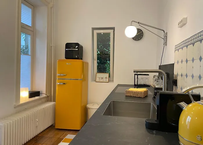 He12 * Hamburg